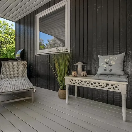Flor - 900m From The Sea By Interhome Semesterbostad *