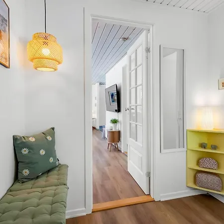 Flor - 900m From The Sea By Interhome Semesterbostad