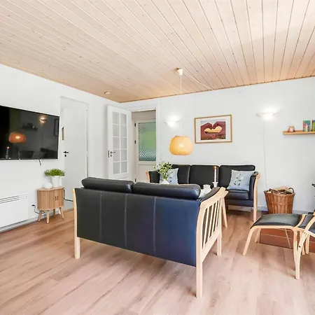 Flor - 900m From The Sea By Interhome Ebeltoft