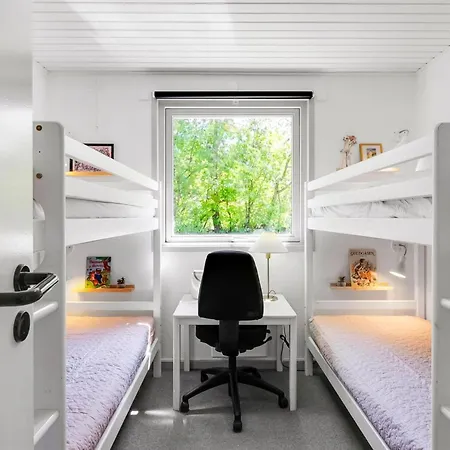 Flor - 900m From The Sea By Interhome