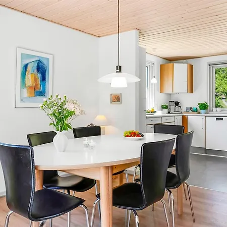 Hébergement de vacances Flor - 900m From The Sea By Interhome